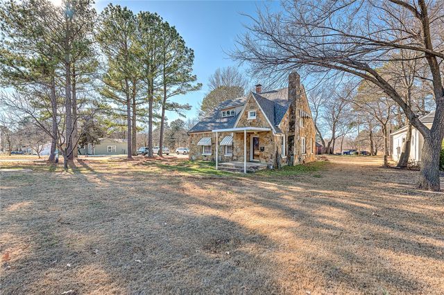 1705 N Garland Avenue, Fayetteville, AR 72703