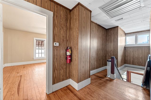 1705 N Garland Avenue, Fayetteville, AR 72703