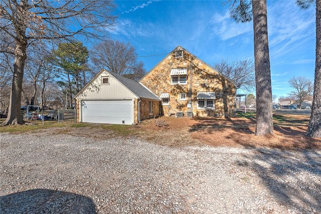 1705 N Garland Avenue, Fayetteville, AR 72703