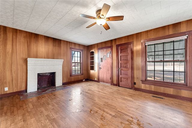 1705 N Garland Avenue, Fayetteville, AR 72703