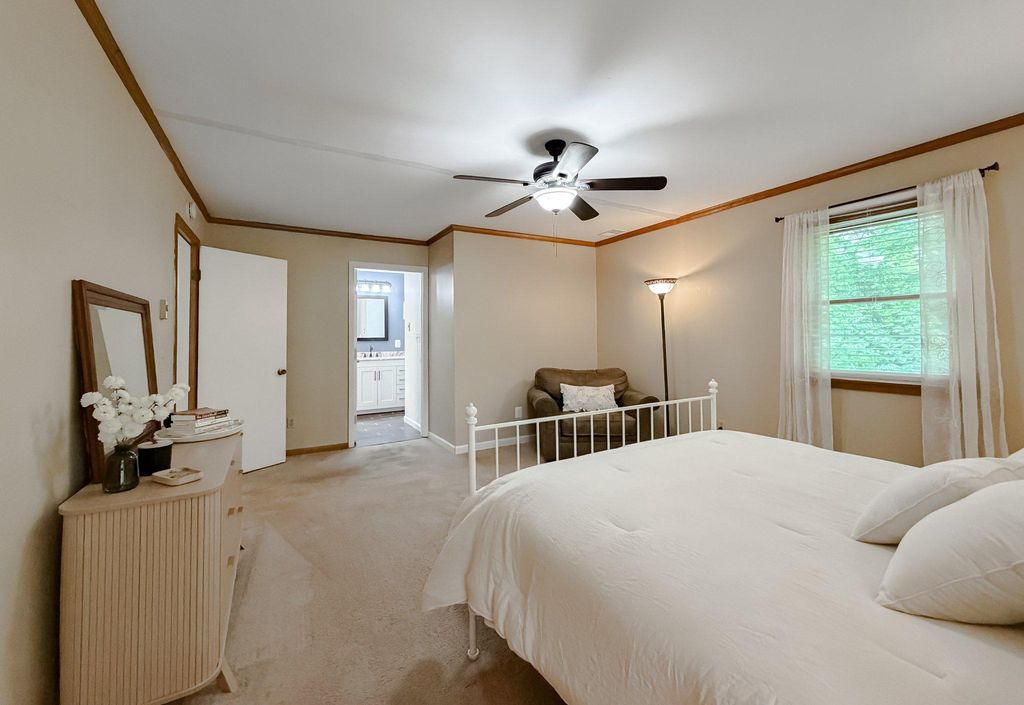 Image 17 of property listing at 3570 PONDS WOOD DR, Chesapeake Beach, MD 20732