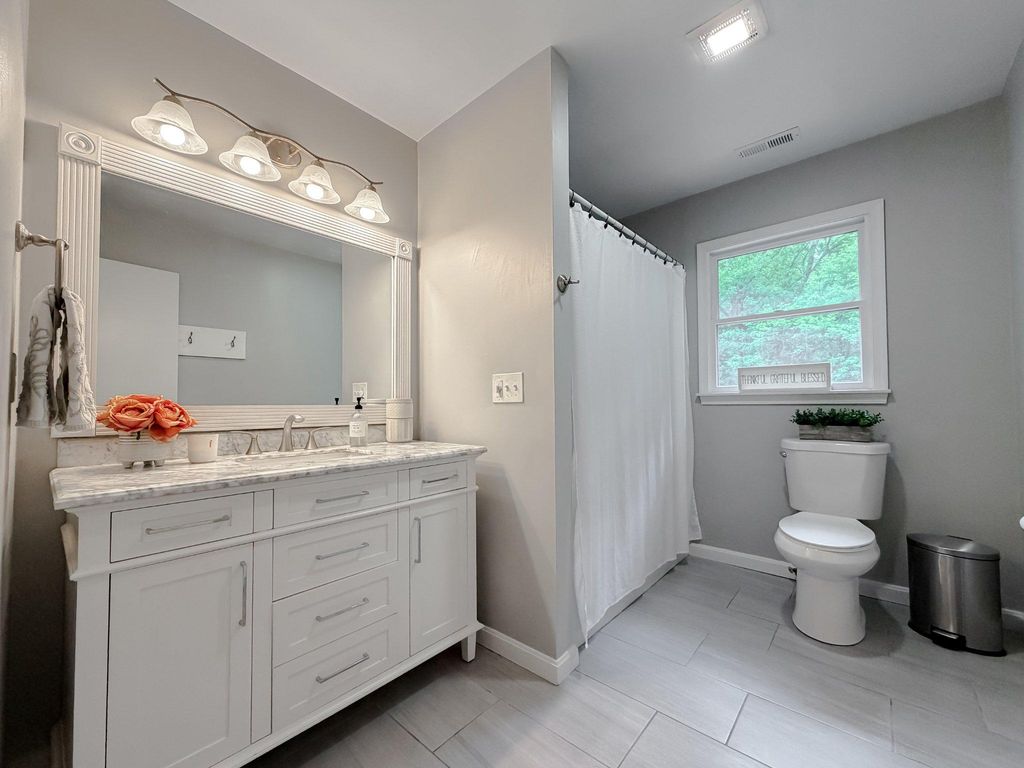 Image 20 of property listing at 3570 PONDS WOOD DR, Chesapeake Beach, MD 20732