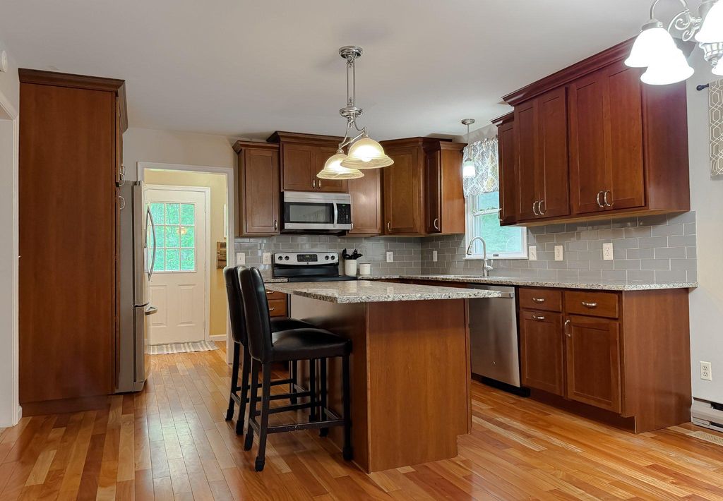 Image 3 of property listing at 3570 PONDS WOOD DR, Chesapeake Beach, MD 20732