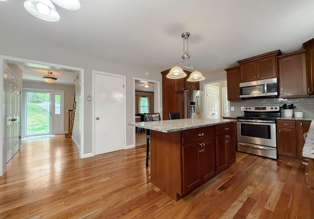 Image 5 of property listing at 3570 PONDS WOOD DR, Chesapeake Beach, MD 20732
