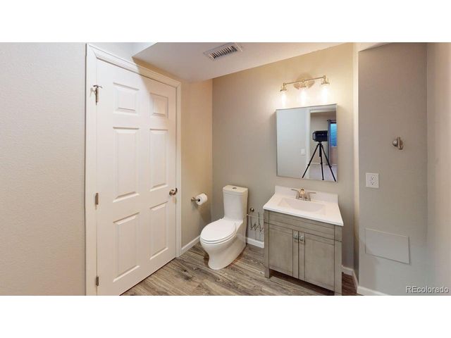 8958 Forrest Dr, Highlands Ranch, CO 80126