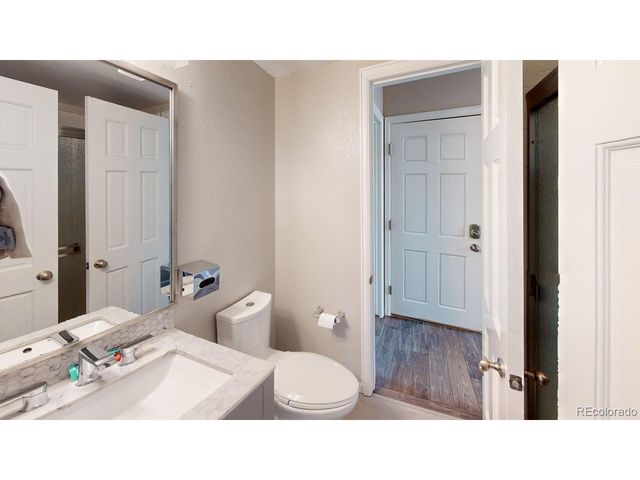 8958 Forrest Dr, Highlands Ranch, CO 80126