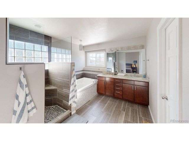8958 Forrest Dr, Highlands Ranch, CO 80126