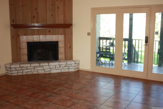 421 Watts Ln Unit B4, Canyon Lake, TX 78133