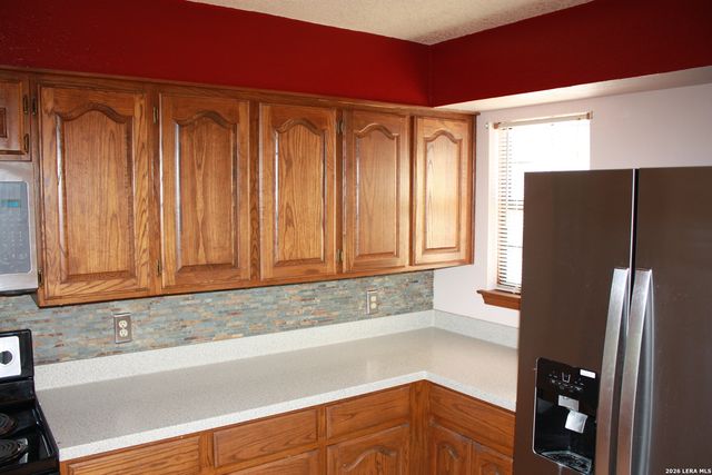421 Watts Ln Unit B4, Canyon Lake, TX 78133