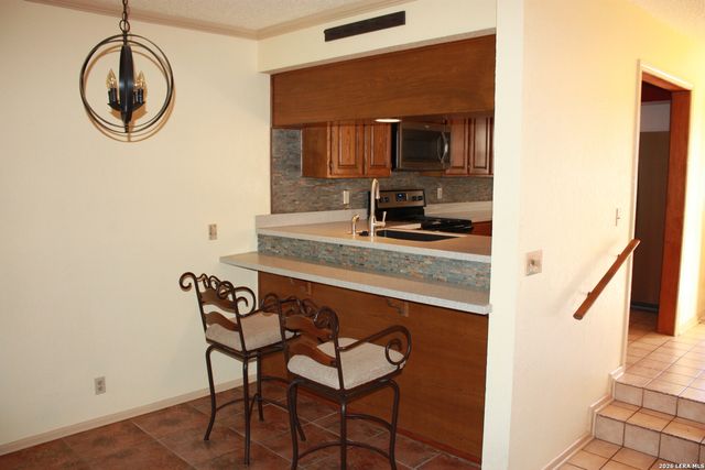 421 Watts Ln Unit B4, Canyon Lake, TX 78133