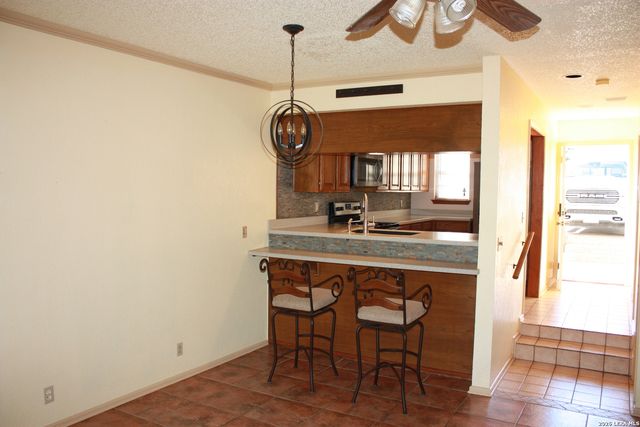 421 Watts Ln Unit B4, Canyon Lake, TX 78133