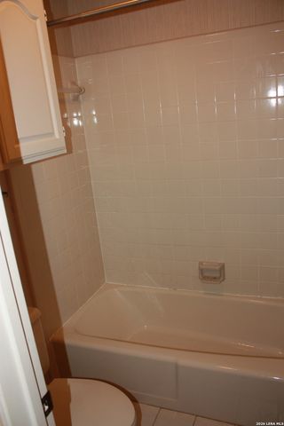 421 Watts Ln Unit B4, Canyon Lake, TX 78133