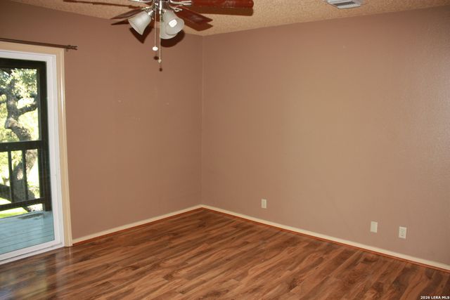 421 Watts Ln Unit B4, Canyon Lake, TX 78133