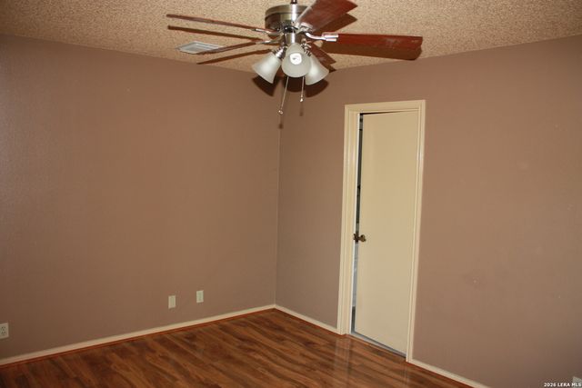 421 Watts Ln Unit B4, Canyon Lake, TX 78133