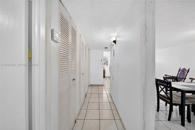 4050 NW 135th St 15-9, Opa-locka, FL 33054