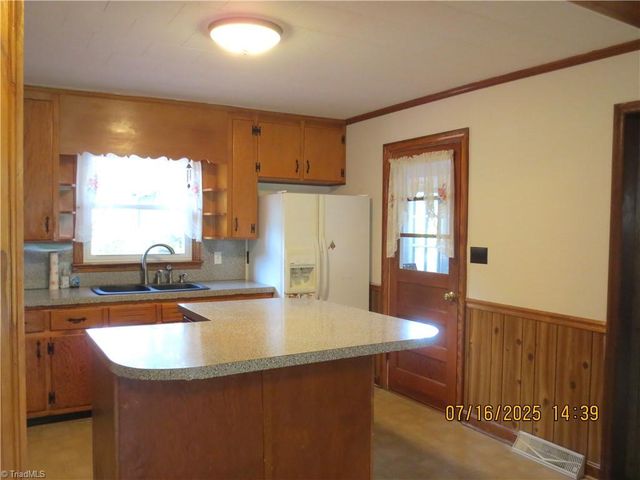 3261 US Highway 311 N, Pine Hall, NC 27042