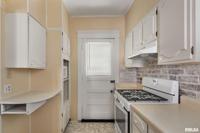 1030 23RD Street, Rock Island, IL 61201