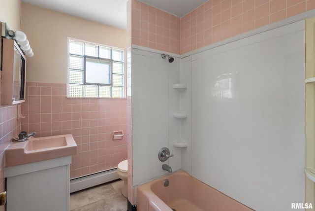 1030 23RD Street, Rock Island, IL 61201