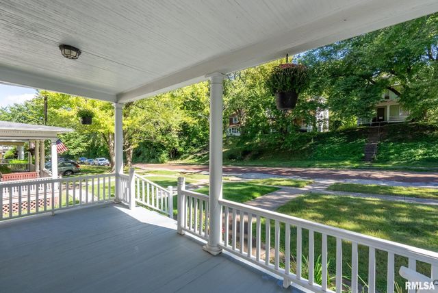 1030 23RD Street, Rock Island, IL 61201