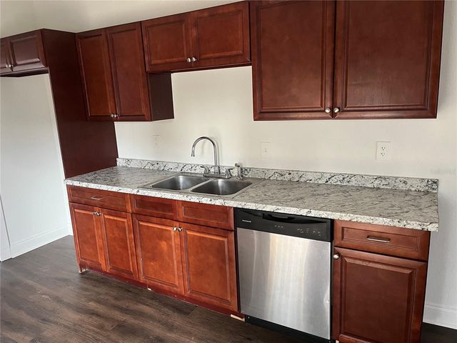 704 W EUCLID AVENUE, Deland, FL 32720