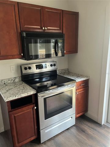 704 W EUCLID AVENUE, Deland, FL 32720