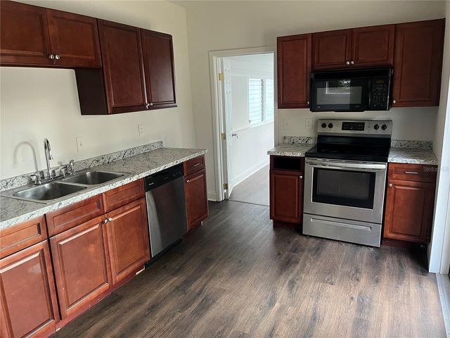 704 W EUCLID AVENUE, Deland, FL 32720