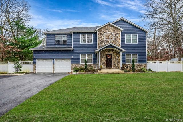 152 Wood, Centereach, NY 11720