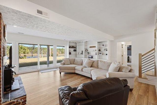 218 Olde Point Loop, Hampstead, NC 28443