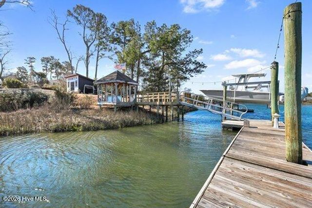 218 Olde Point Loop, Hampstead, NC 28443