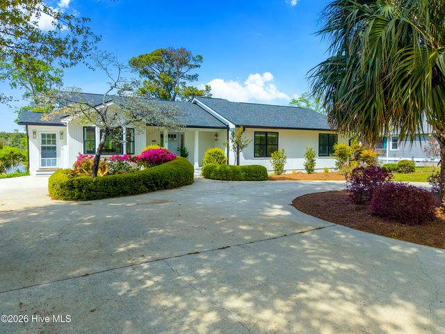 218 Olde Point Loop, Hampstead, NC 28443