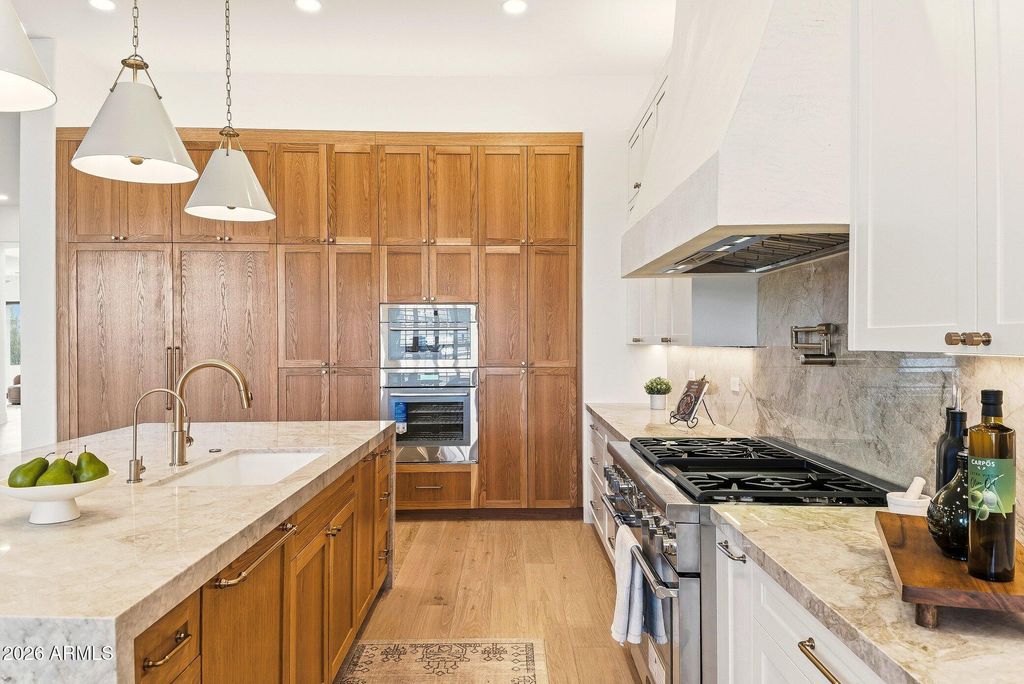 Image 14 of property listing at 33495 N 83RD Street, Scottsdale, AZ 85266