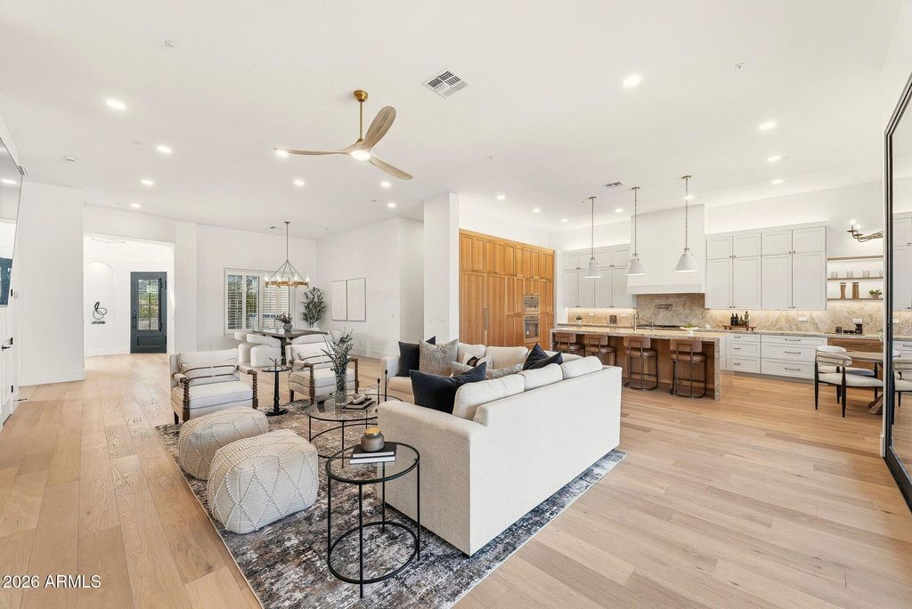 Image 27 of property listing at 33495 N 83RD Street, Scottsdale, AZ 85266