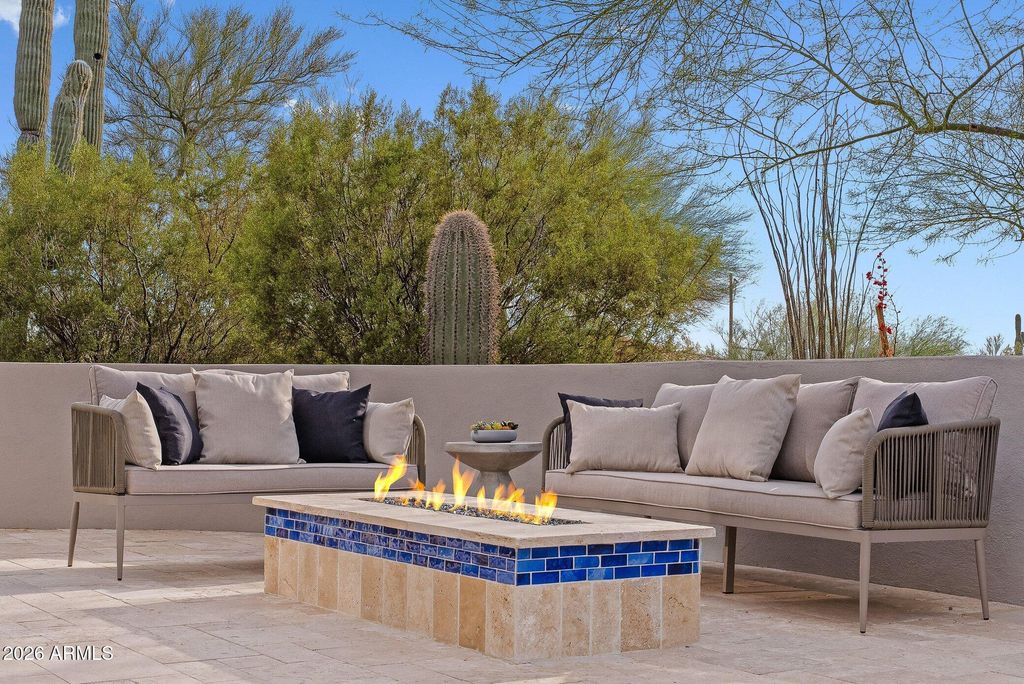 Image 3 of property listing at 33495 N 83RD Street, Scottsdale, AZ 85266