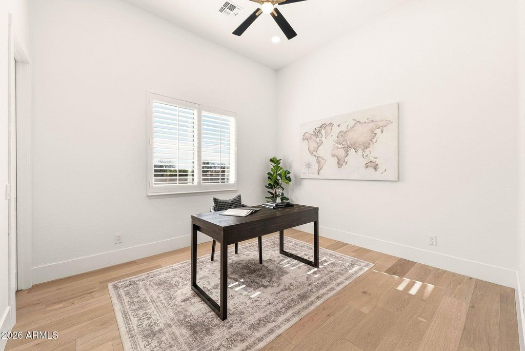Image 36 of property listing at 33495 N 83RD Street, Scottsdale, AZ 85266