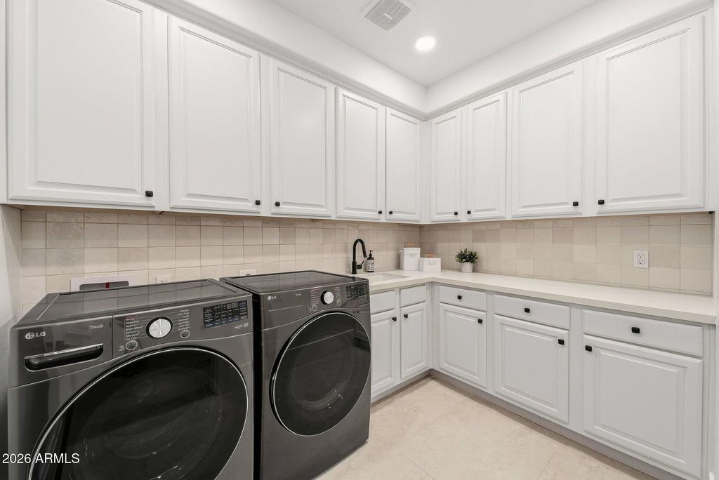 Image 39 of property listing at 33495 N 83RD Street, Scottsdale, AZ 85266