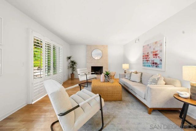 2210 Valley Rd, Oceanside, CA 92056