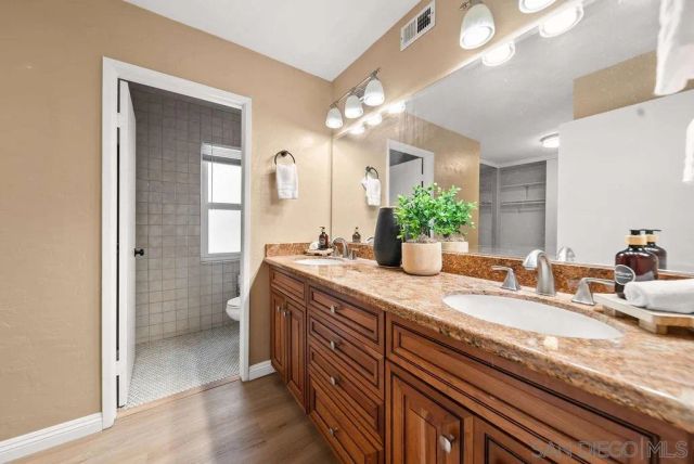 2210 Valley Rd, Oceanside, CA 92056