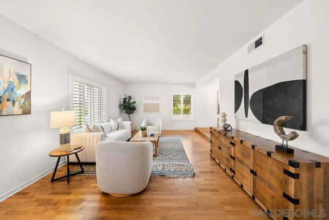 2210 Valley Rd, Oceanside, CA 92056