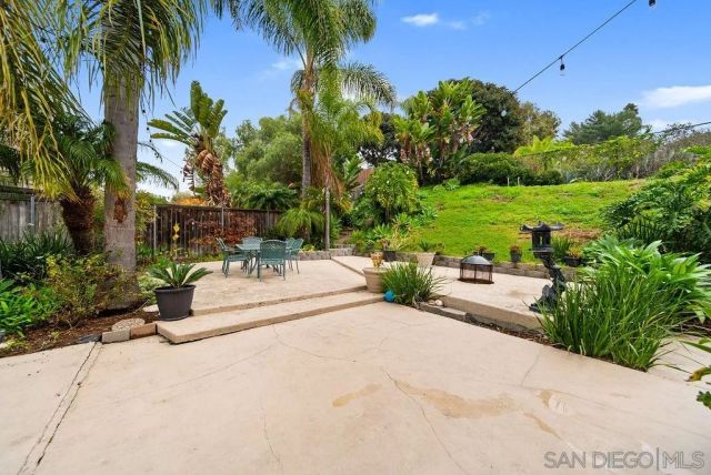 2210 Valley Rd, Oceanside, CA 92056