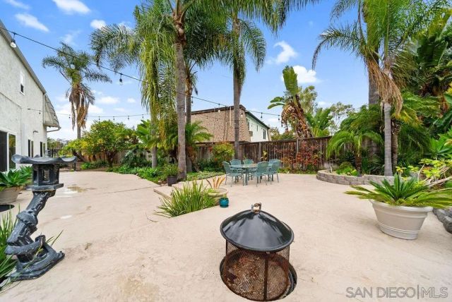 2210 Valley Rd, Oceanside, CA 92056