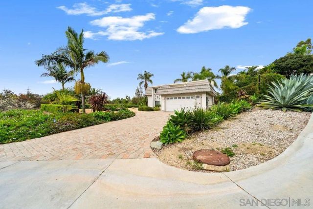 2210 Valley Rd, Oceanside, CA 92056