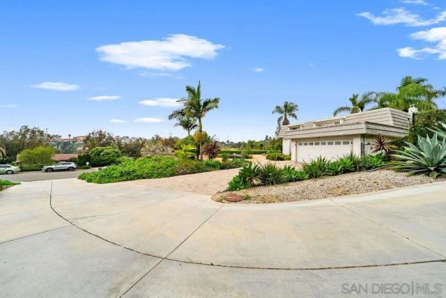 2210 Valley Rd, Oceanside, CA 92056