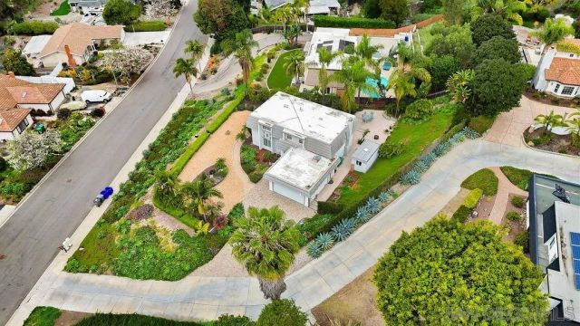 2210 Valley Rd, Oceanside, CA 92056