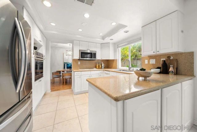 2210 Valley Rd, Oceanside, CA 92056