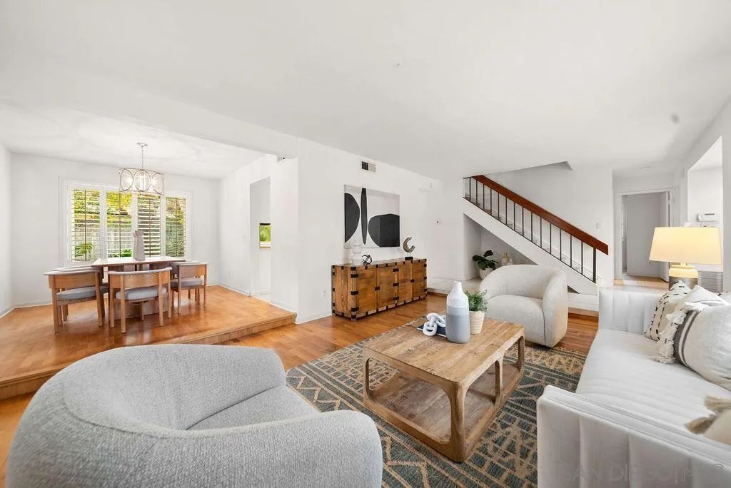 2210 Valley Rd, Oceanside, CA 92056