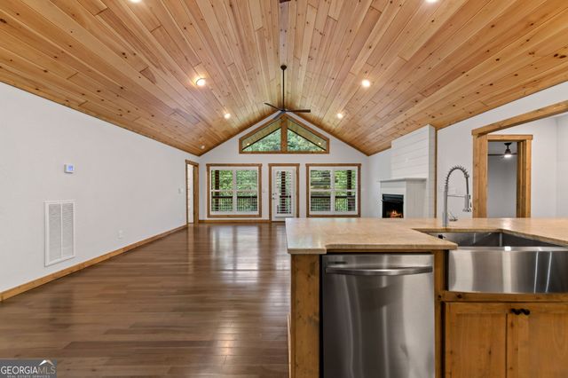 105 Loftis Mtn Road, Blairsville, GA 30512