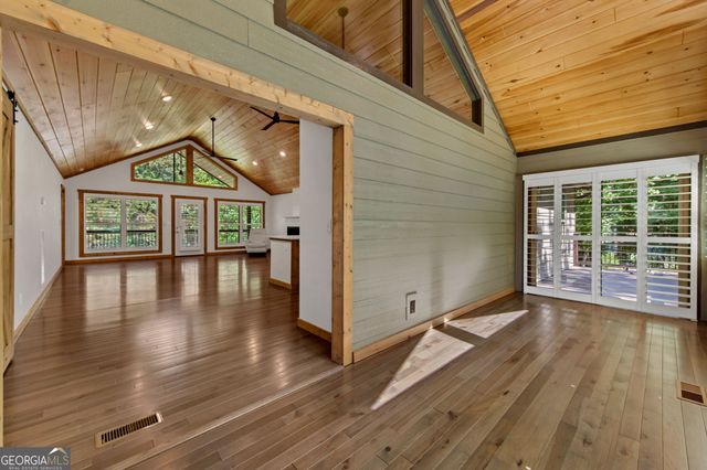 105 Loftis Mtn Road, Blairsville, GA 30512