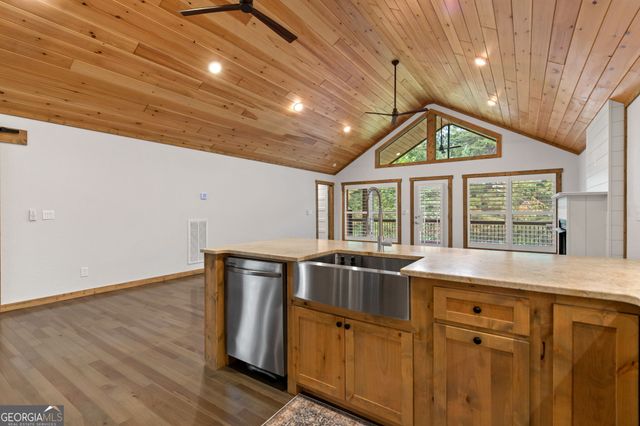 105 Loftis Mtn Road, Blairsville, GA 30512