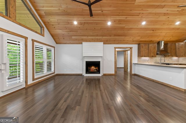 105 Loftis Mtn Road, Blairsville, GA 30512