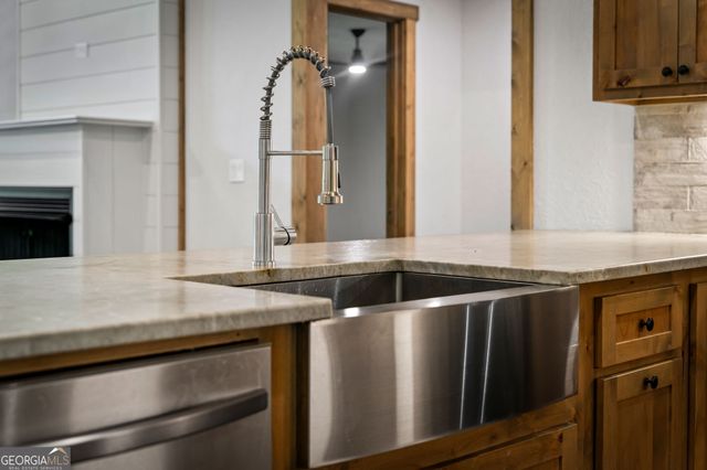 105 Loftis Mtn Road, Blairsville, GA 30512